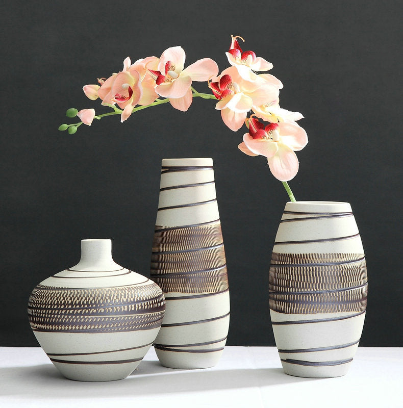 Exquisite Lines Ceramic Vase Collection